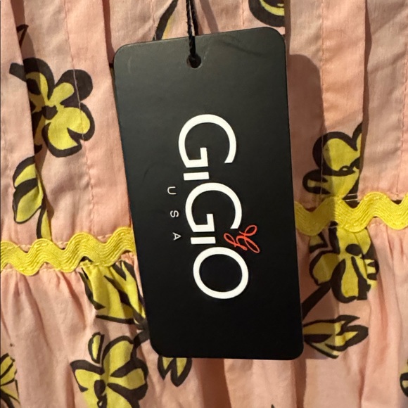 Gigo USA Pink Floral Top - Picture 2 of 6